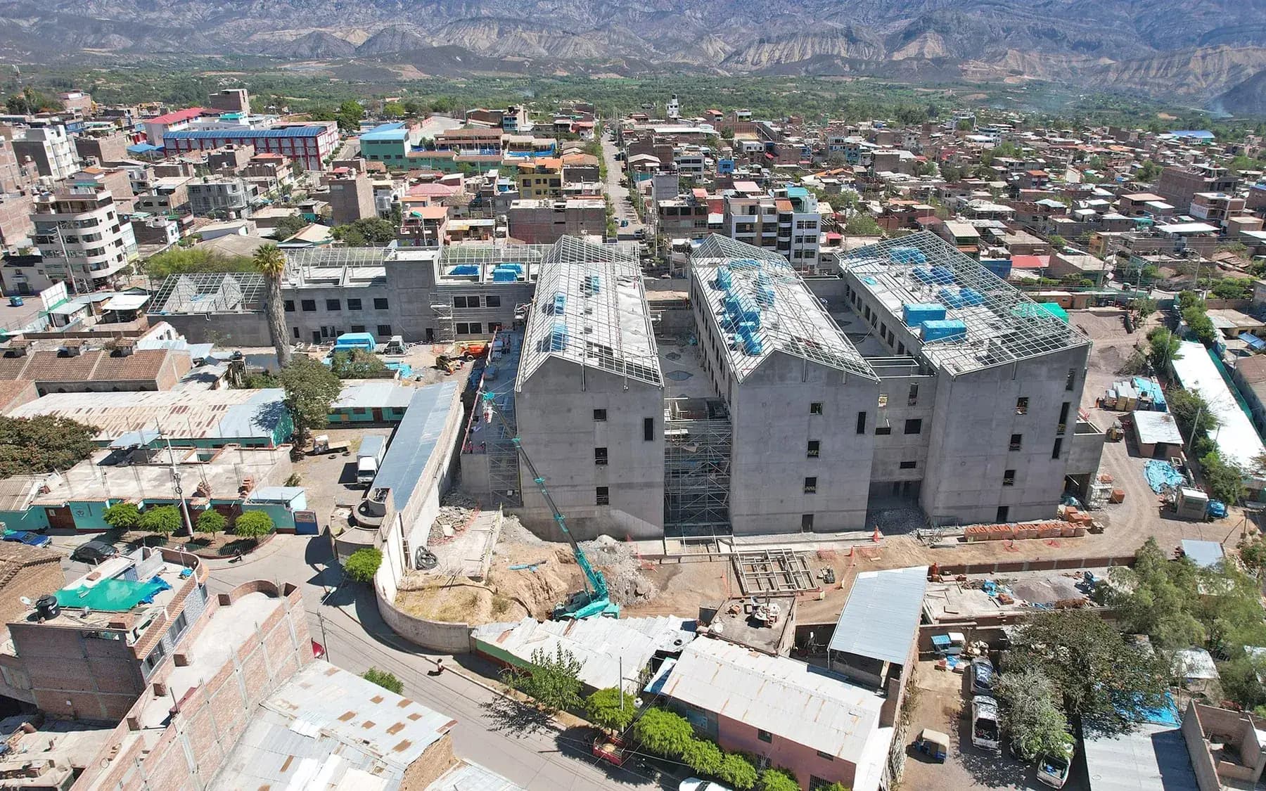 Vista aérea de proyecto hospitalario con expediente técnico de HK Consulting